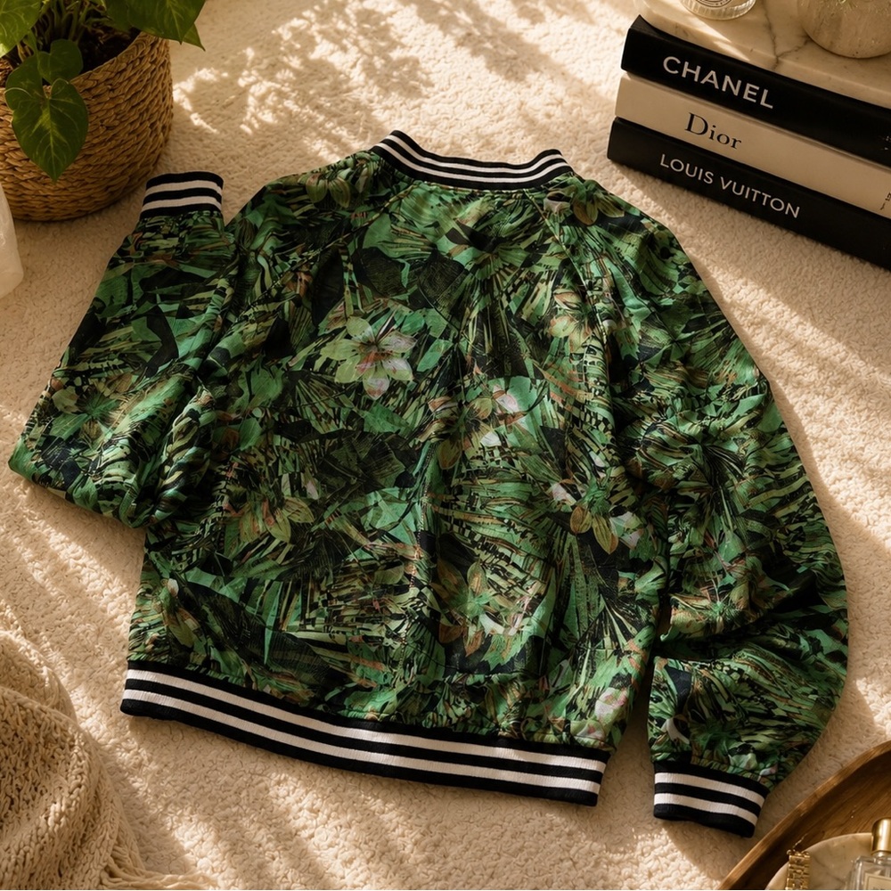 Juicy Couture Green Tropical Print Bomber Jacket like New - Picture 5 of 5